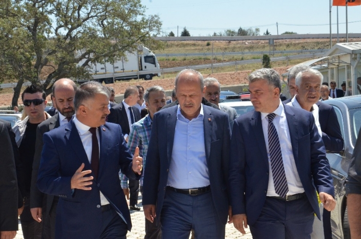 Bakan Turhan: "İstanbul’dan İzmir’e 3 Buçuk Saatte Ulaşma İmkanı Olacak"