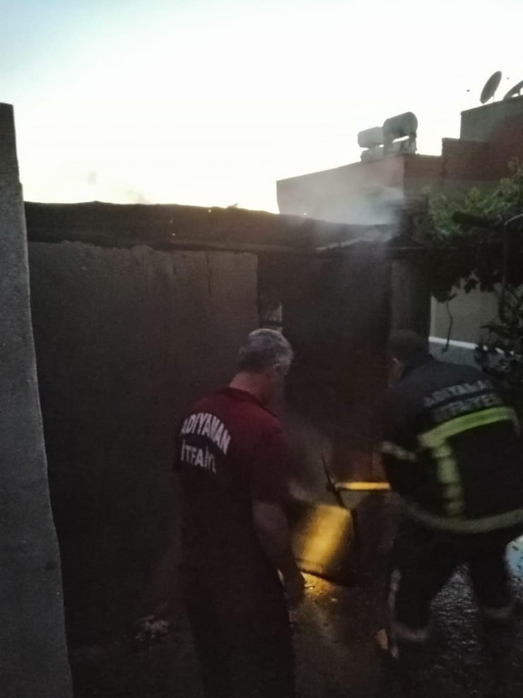 Odunlukta Çıkan Yangın Korkuttu