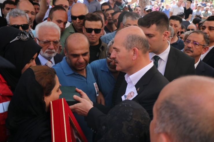 Bakan Soylu’dan Şehit Eşine: "O Kahraman, Sen De Kahramansın"