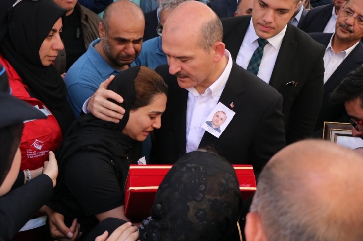 Bakan Soylu’dan Şehit Eşine: "O Kahraman, Sen De Kahramansın"