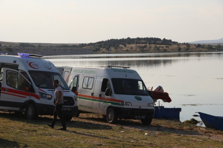 Afyonkarahisar’da Tekne Alabora Oldu, 1 Kişi Öldü