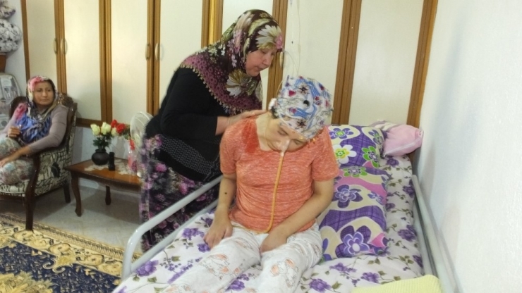 22 Yaşındaki Elif Karaciğer Nakli Olamazsa Ölecek