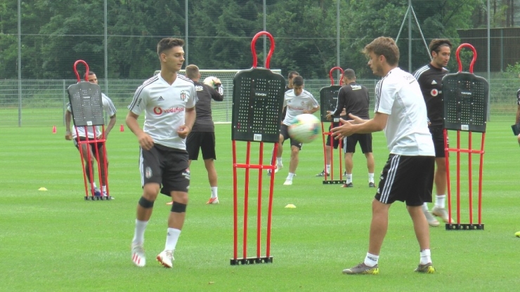 Beşiktaş, Yeni Sezon Hazırlıklarını Sürdürüyor