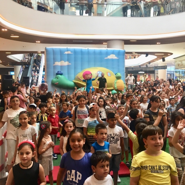 Çocuklar İbi Ve Tosi İle Eğlendi