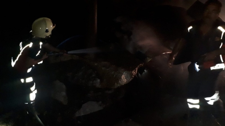 Kaza Yapan Otomobildeki Yaralıları Kurtaran Vatandaşlar Faciayı Önledi