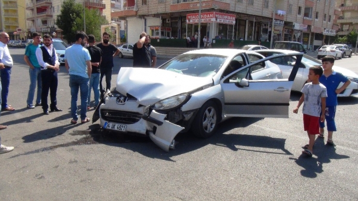 Düğüne Giden Aile Kaza Yaptı: 6 Yaralı