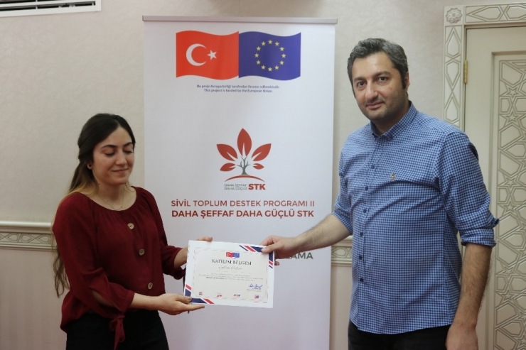 Daha Şeffaf Stk, Daha Güçlü Stk Projesi Katılımcılarına Sertifikaları Verildi