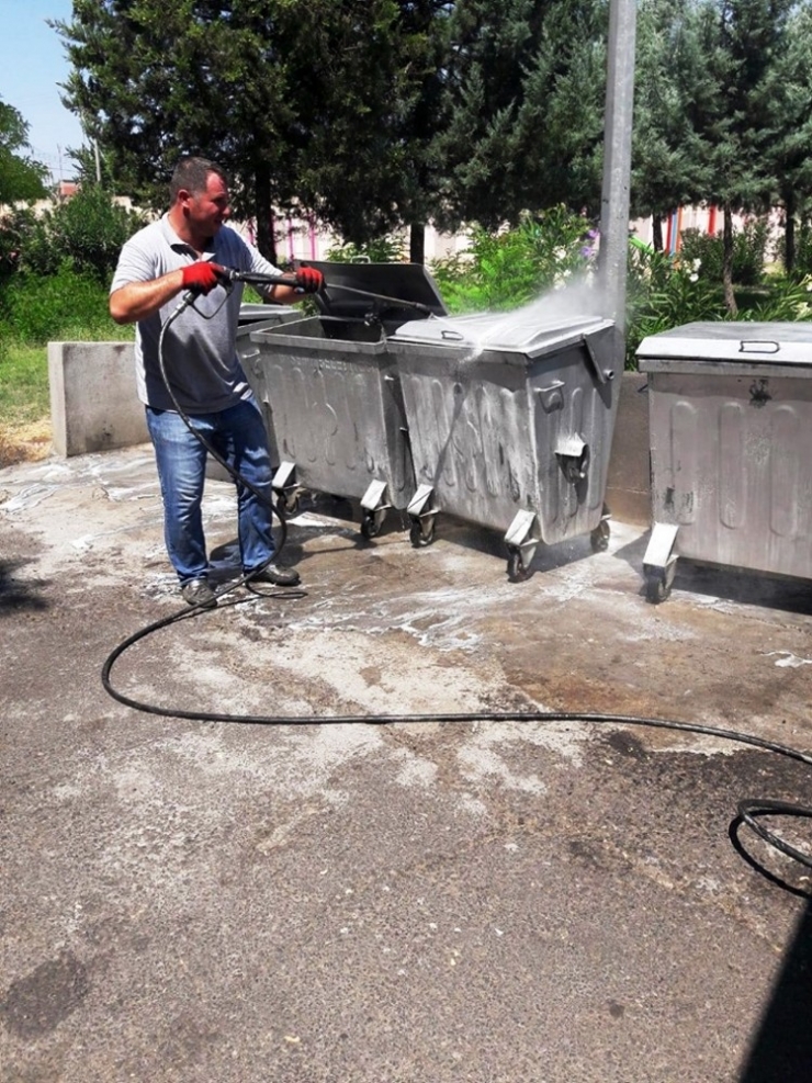 Bağlar’da Çöp Konteynerleri Dezenfekte Edildi