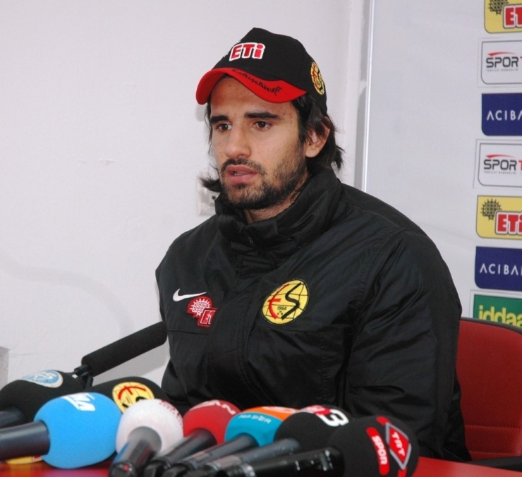 Alper Potuk’dan Eskişehirspor’a 100 Bin Lira Bağış