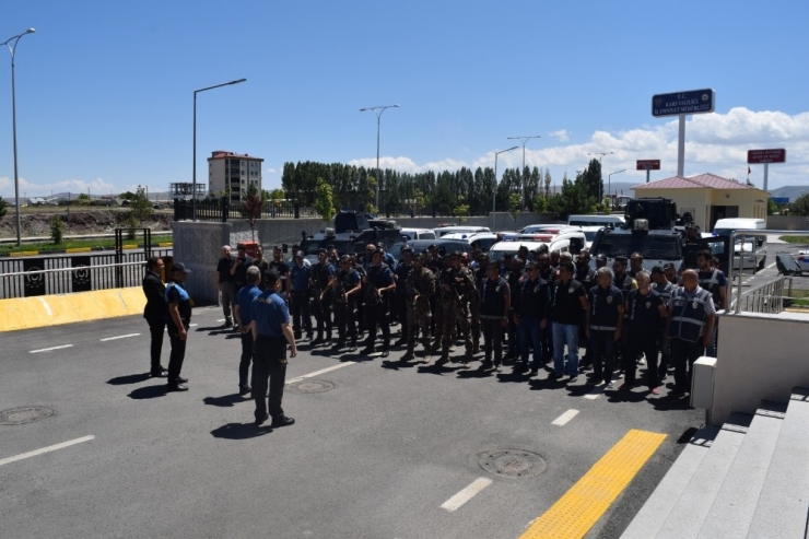 Kars’ta 110 Polisle Asayiş Uygulaması