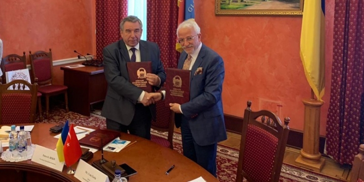 Neü, Ukrayna’da 2 Üniversite İle Protokol İmzaladı