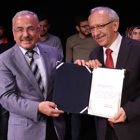 Başkan Hilmi Güler’e Eğitim Ödülü