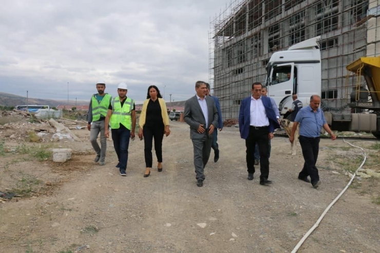 Ekinci Spor Tesislerini İnceledi