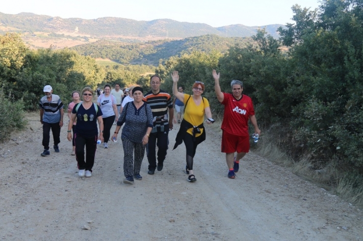 Sağlıklı Yaşam İçin Doğa Yürüyüşünü Tercih Ettiler