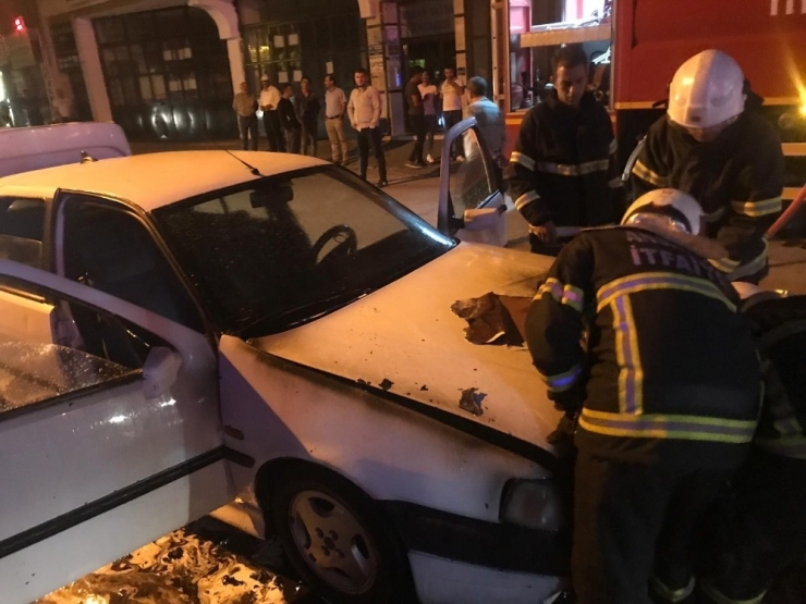 Aksaray’da Otomobil Alev Alev Yandı