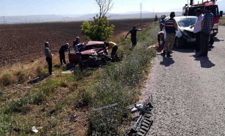 Amasya’da İki Otomobil Çarpıştı: 4 Yaralı