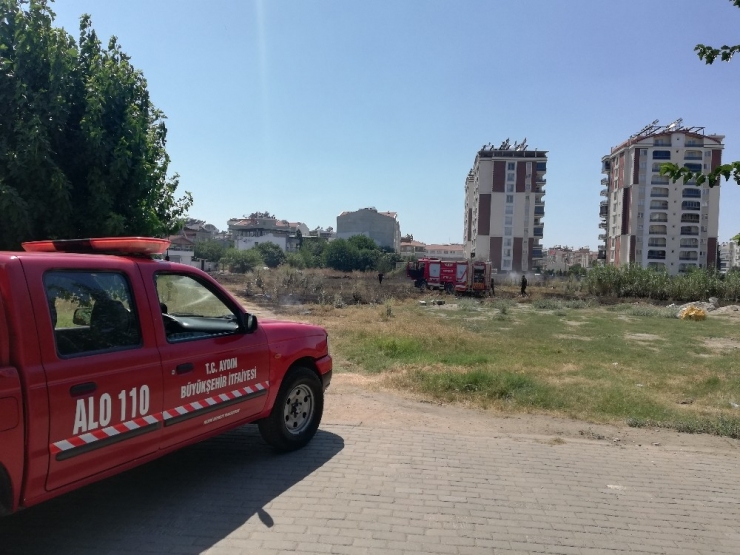Aydın’daki Yangın Evlere Sıçramadan Söndürüldü