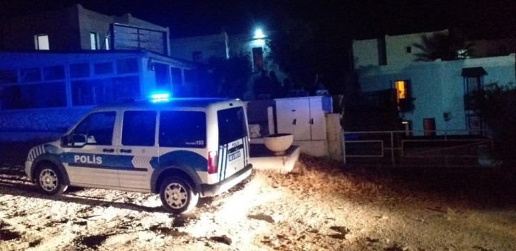 Balkondan Düşerek Öldü