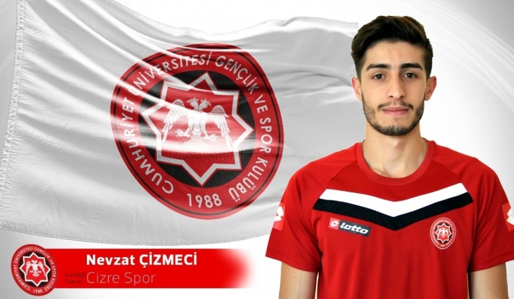 Cüsk, Kadrosuna 14 Futbolcu Kattı