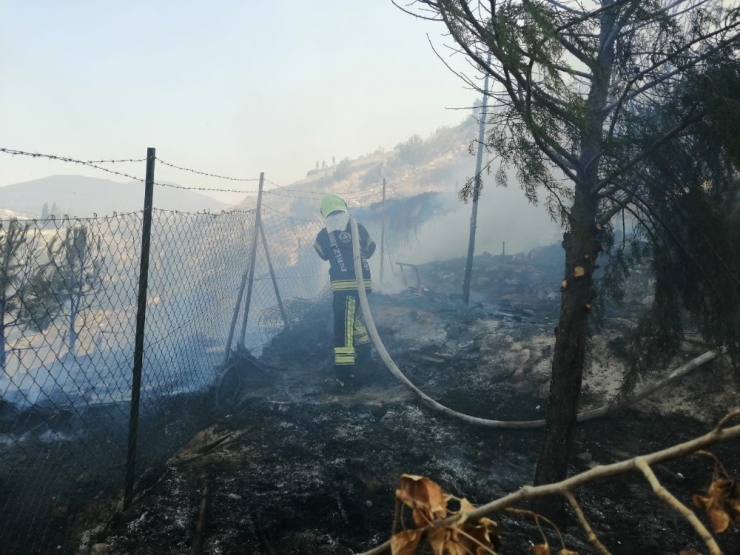 Denizli’de Otluk Arazide Yangın