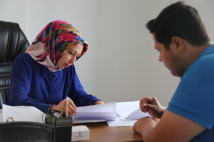 Erdemli’de Üniversite Tercihlerinde Belediyeden Rehberlik Hizmeti
