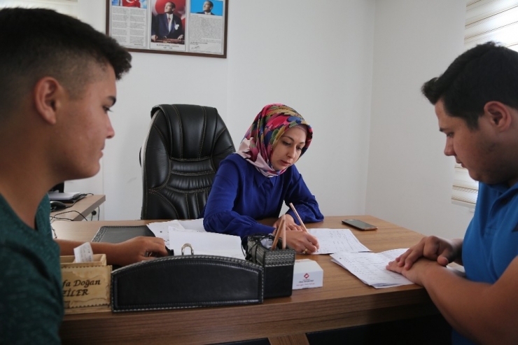 Erdemli’de Üniversite Tercihlerinde Belediyeden Rehberlik Hizmeti