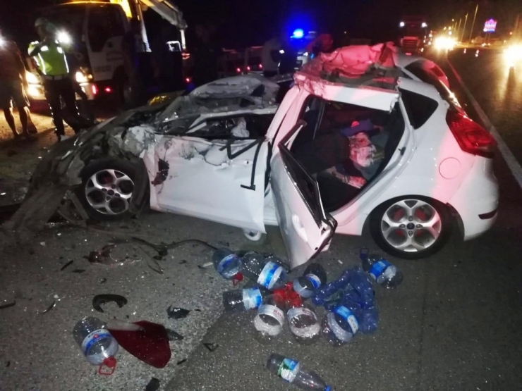 Feci Kazada Sürücüyü Sıkıştığı Yerden İtfaiye Ekipleri Kurtardı