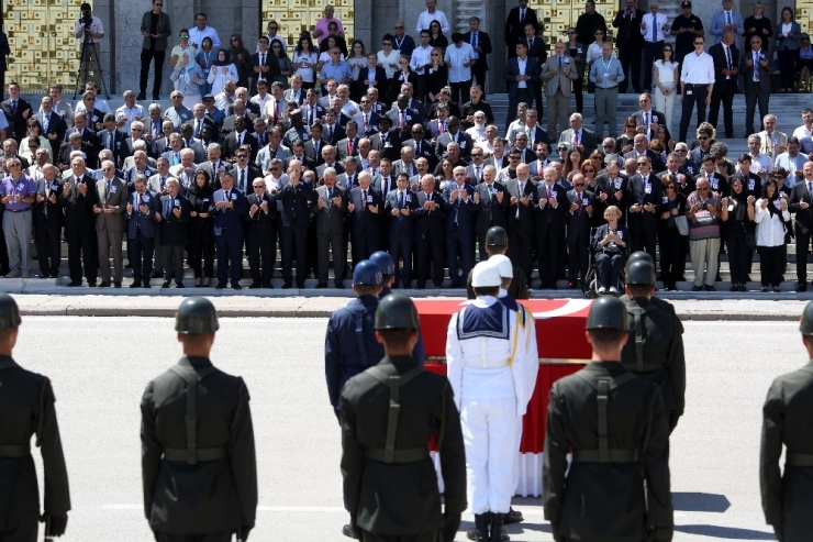 Eski Tbmm Başkanı Bozbeyli İçin Tbmm’de Tören Düzenlendi