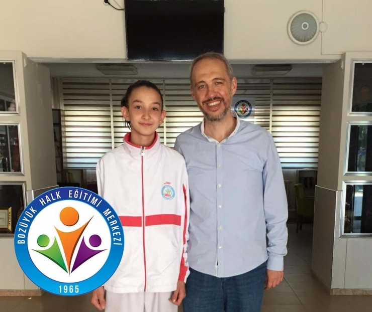Bozüyük Halk Eğitimi Merkezi Milli Takıma Sporcu Yetiştirmeye Devam Ediyor