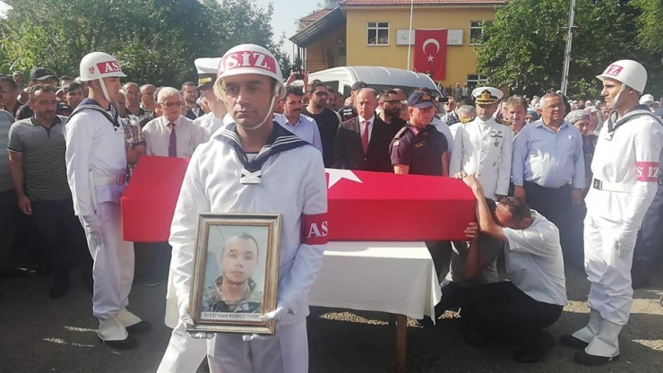 Denizde Boğularak Ölen Asker Son Yolculuğuna Uğurlandı