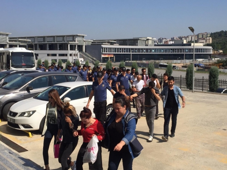 25 Kişilik Kredi Dolandırıcılığı Çetesi Adliyeye Sevk Edildi