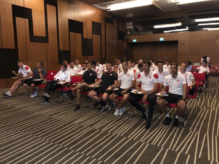 Üst Klasman Hakemleri Sezon Öncesi Hazırlık Kampı Devam Ediyor