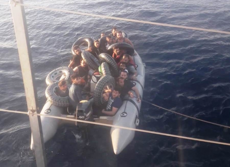 Ölüm Yolculuğuna Ellerinde Can Simitleriyle Gittiler