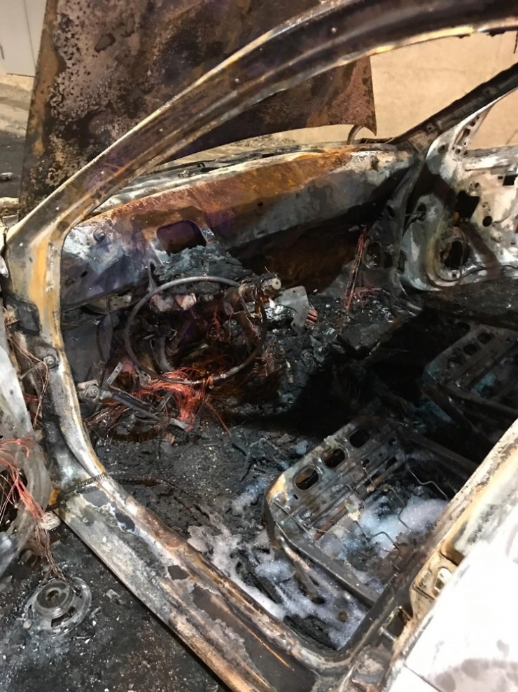 Tünel İçerisinde Otomobilde Çıkan Yangın Paniğe Neden Oldu