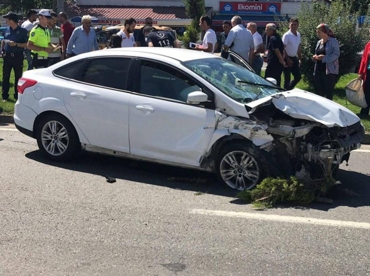 Ordu’da İki Otomobil Çarpıştı: 3 Yaralı