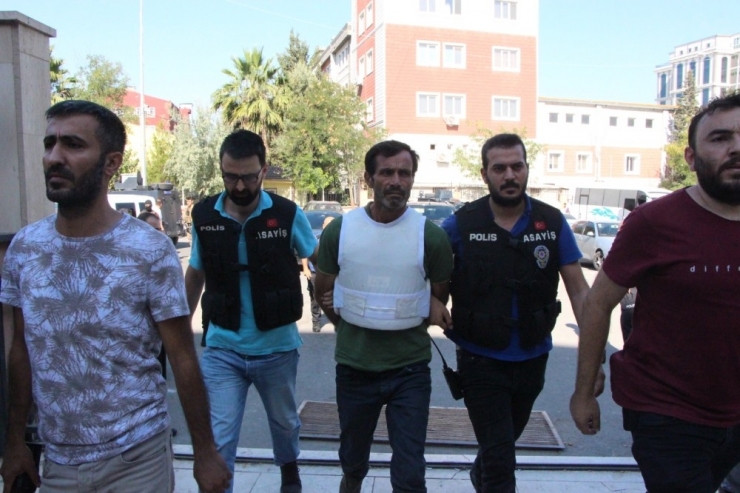 Üç Kardeşi Öldüren Zanlı Adliyede