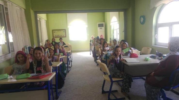 Sarıgöl’de Kur’an Kursu Öğrencilere Diş Sağlığı Anlatıldı