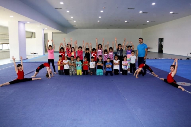 Cimnastik Yaz Okulu Sürüyor