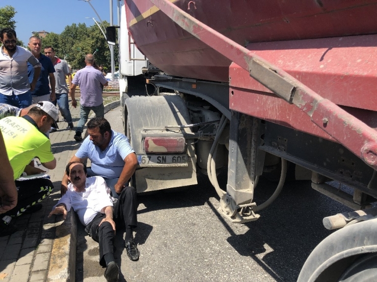 Tır Yayaya Çarptı: 1 Yaralı