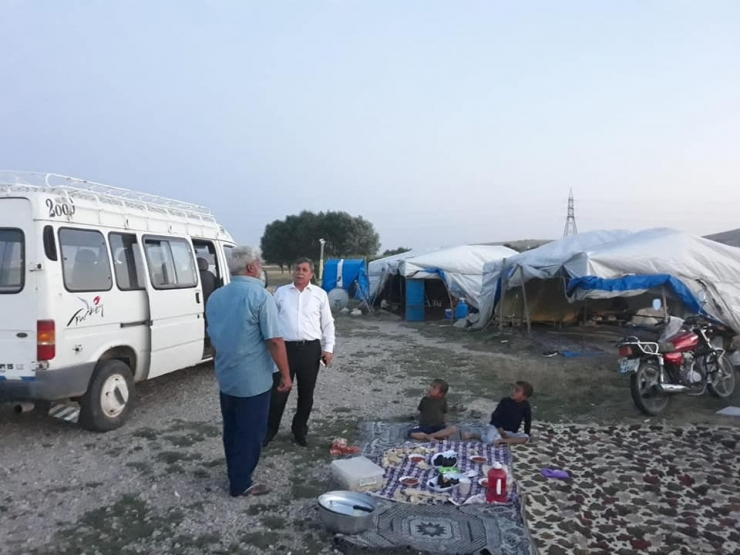 Altıntaş Ovası’nda 500 Yabancı Tarım İşçisi Çalışıyor