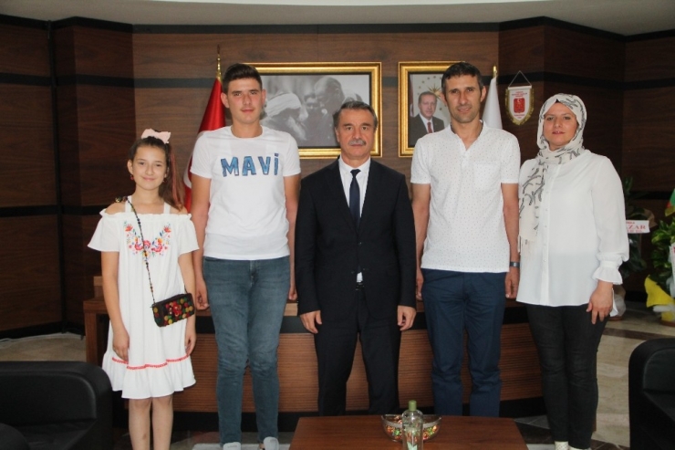 Hurda Parçalardan Araç Yapan Gence Üniversite Sahip Çıktı