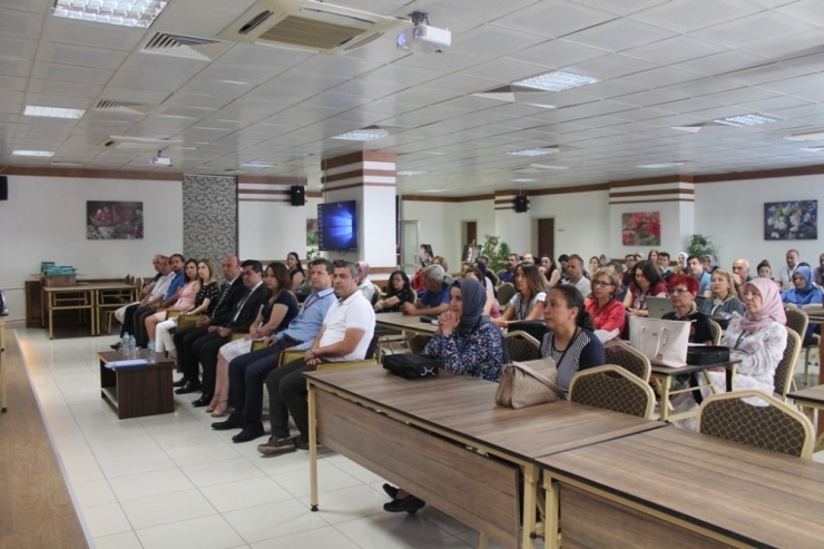 Ayvalık’ta “E- Sınav Soru Hazırlama” Çalıştayı