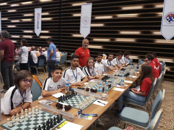 Çeşmeli Satranççılardan Önemli Başarı