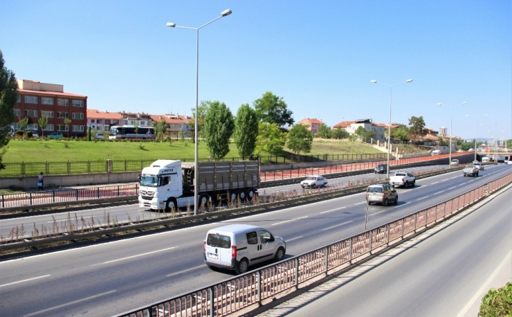 Çevre Yolunda Ters Yönden Giden Araç Tehlike Saçtı