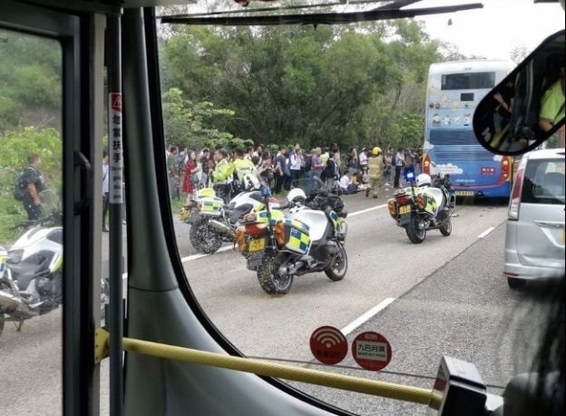 Hong Kong’da Trafik Kazası: 77 Yaralı
