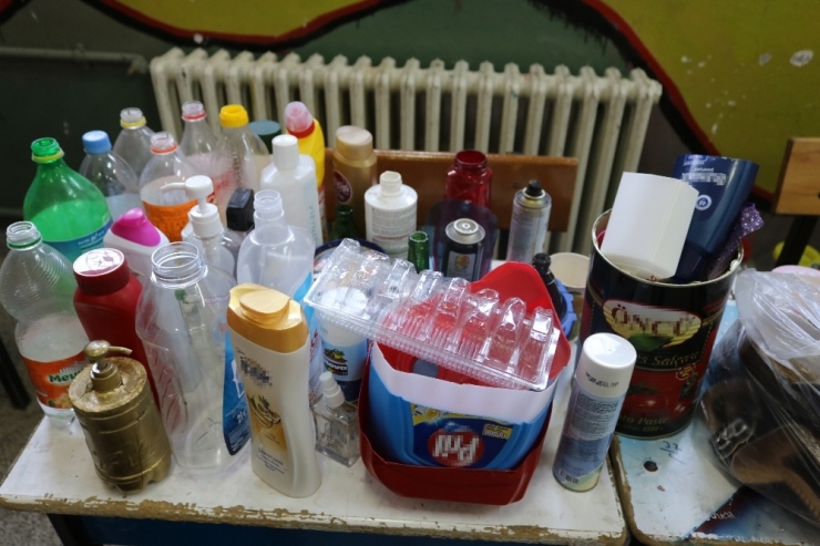 Sokakları Çöpten Arındıran Proje: “Atmayın Dönüştürün”