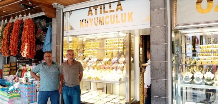 Pişkinliğin Bu Kadarına Da Pes