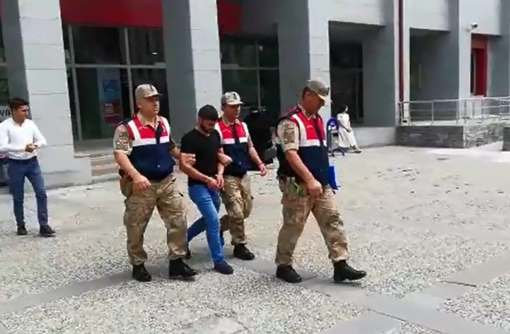 100 Bin Liralık Peynir Hırsızları 100 Güvenlik Kamerası İncelenerek Yakalandı