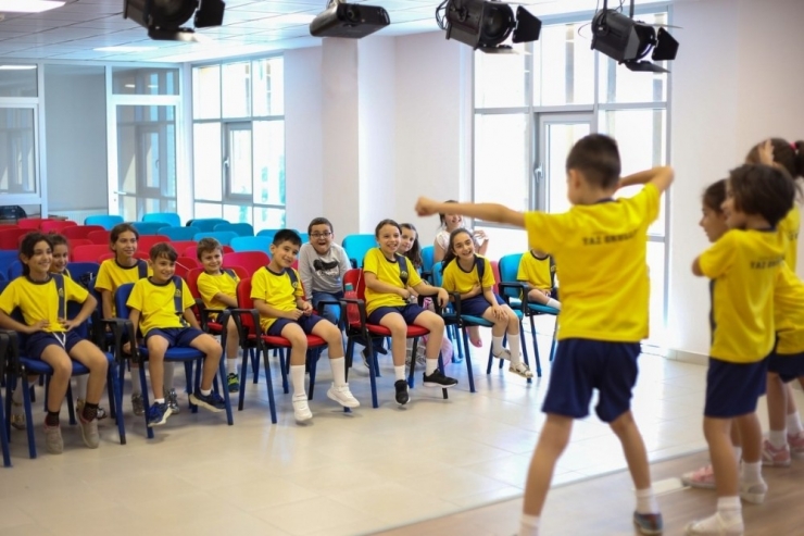 Yaz Okulunda Drama Eğitimi Devam Ediyor