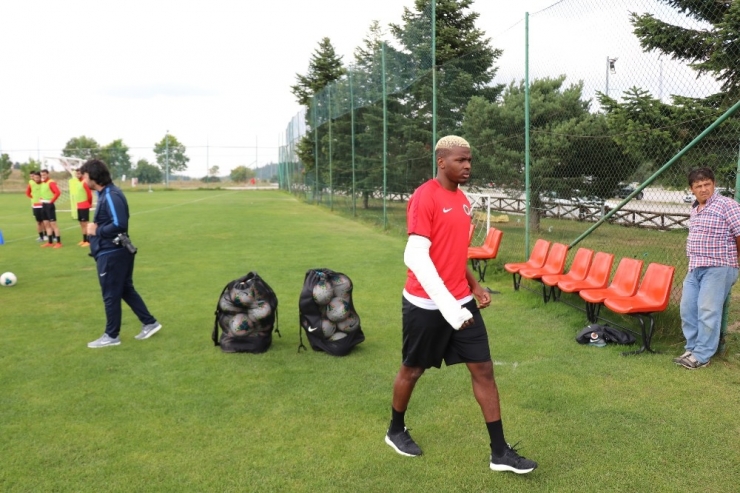 Mustafa Kaplan: “Orta Saha Ve Stoper Almayı Düşünüyoruz”